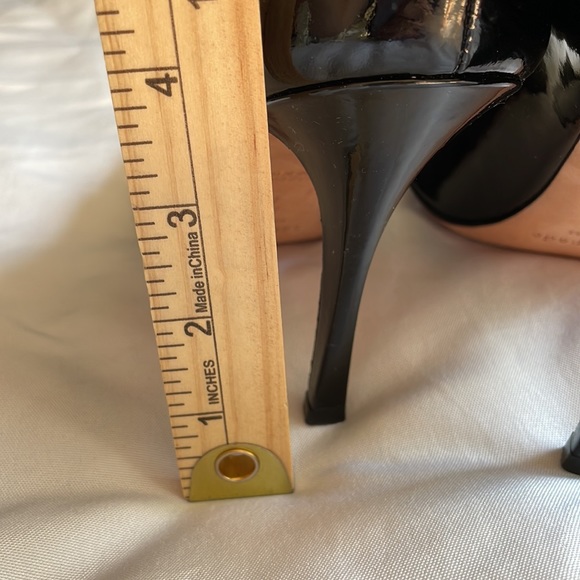 Kate Spade Black with White Trim Accent Patent High Heels Pumps - Picture 12 of 15